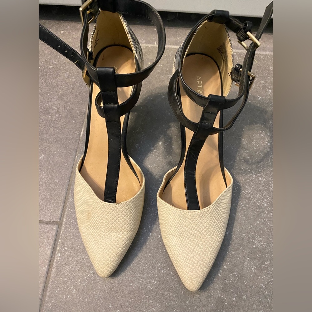 Womens Apartment 9 heels. Worn once